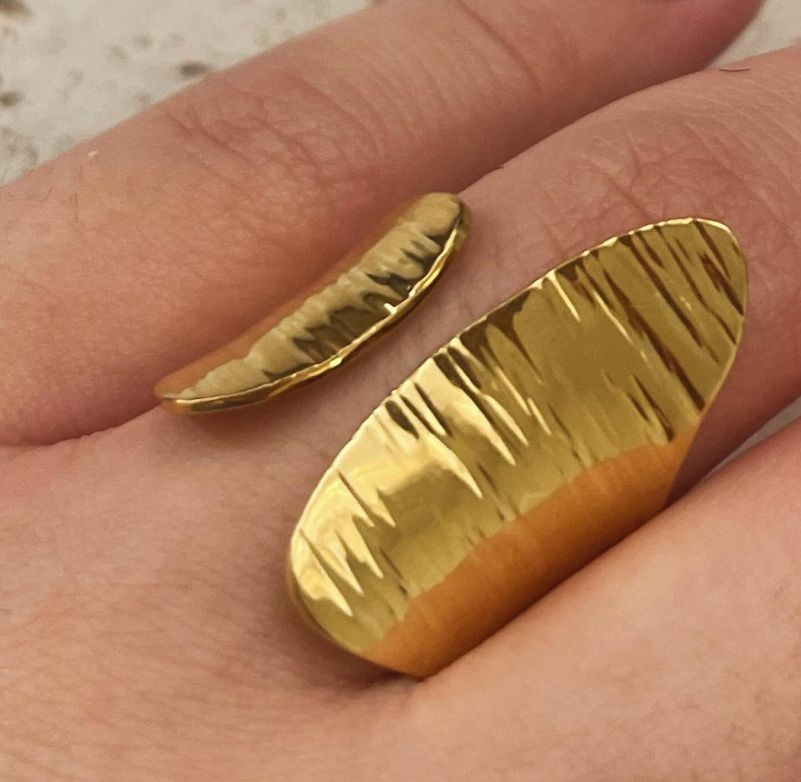 Tacto Dorado- Anillos Escultóricos ✨