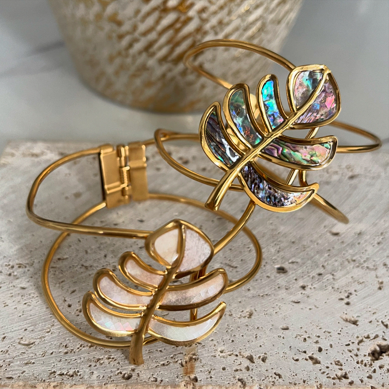 🌿✨ “Brazalete Hoja Tropical