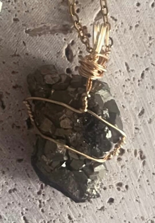 Collar de Pirita – Abundancia y Protección Personal