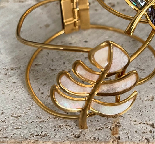 🌿✨ “Brazalete Hoja Tropical