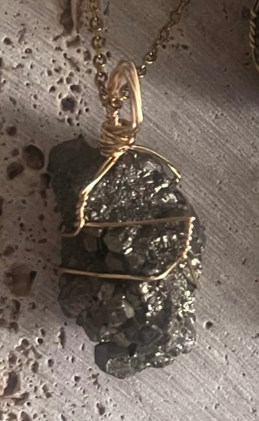 Collar de Pirita – Abundancia y Protección Personal