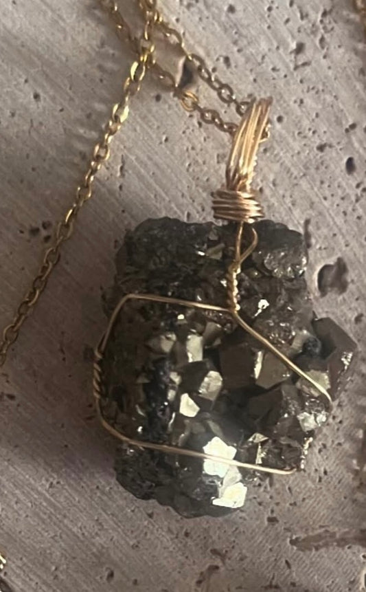 Collar de Pirita – Abundancia y Protección Personal