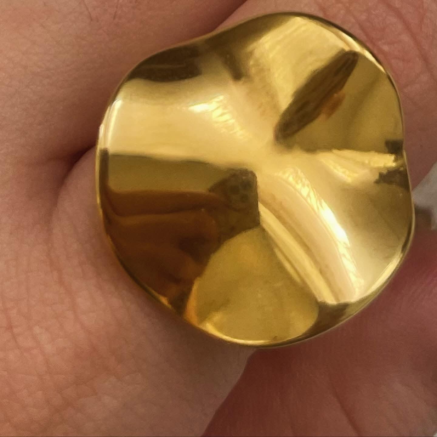🔶Anillo “Círculo Eterno” – Dorado Minimalista 🔶